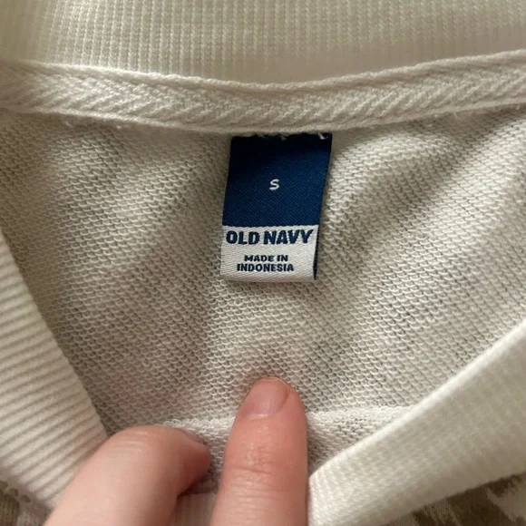 Old navy cheetah sweater - Picture 3 of 3